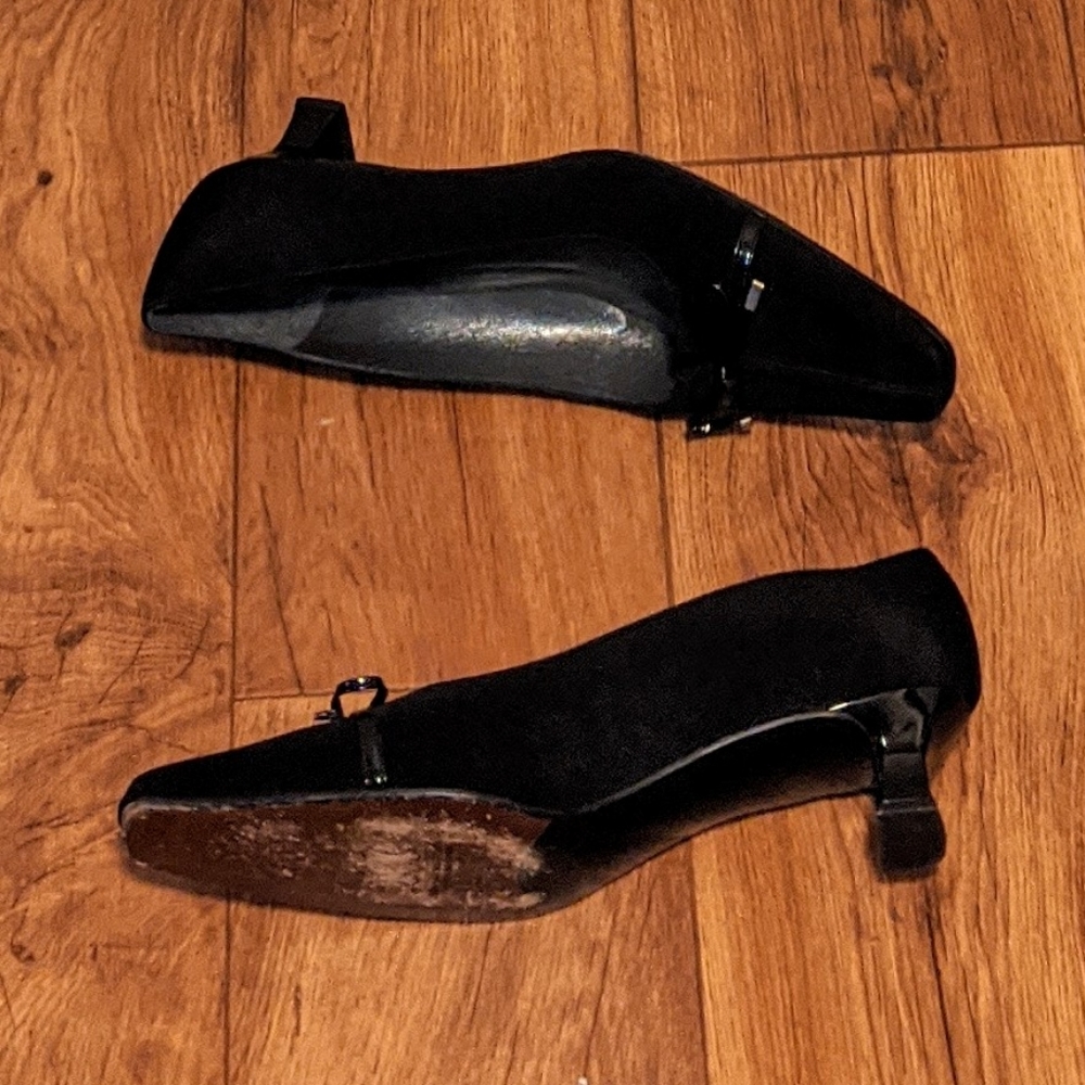 Stuart Weitzman Kitten Heel Shoes - Picture 4 of 4